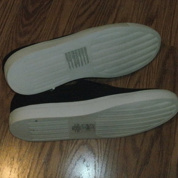 NWT Primark Black Slip-On Sneakers Shoes men USA size 11 NEW - Picture 2 of 3